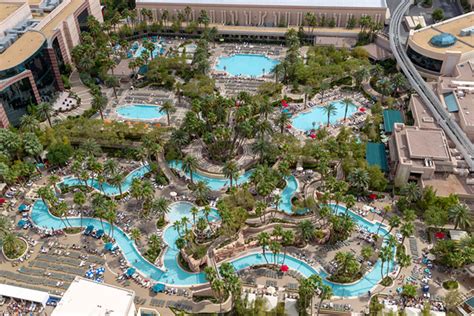 mgm lazy river hours